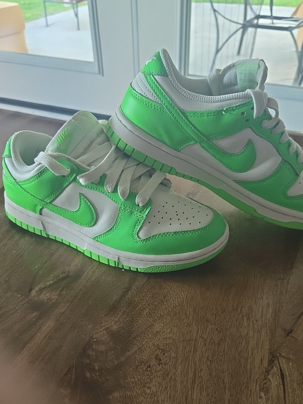 Nike Kids Low-Top Sneakers in Neon Green and White